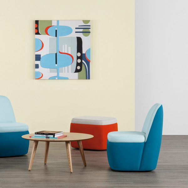 GoGo Lounge Chairs and Ottoman with Hado Table