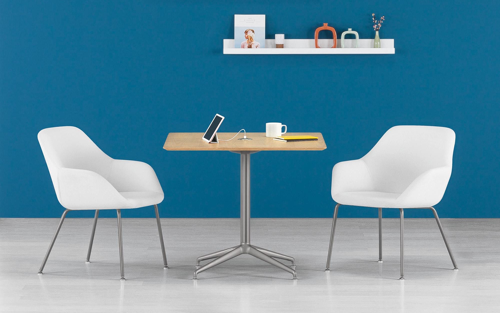Melina Guest, Metal 4-Leg, Small Meeting Room Environment