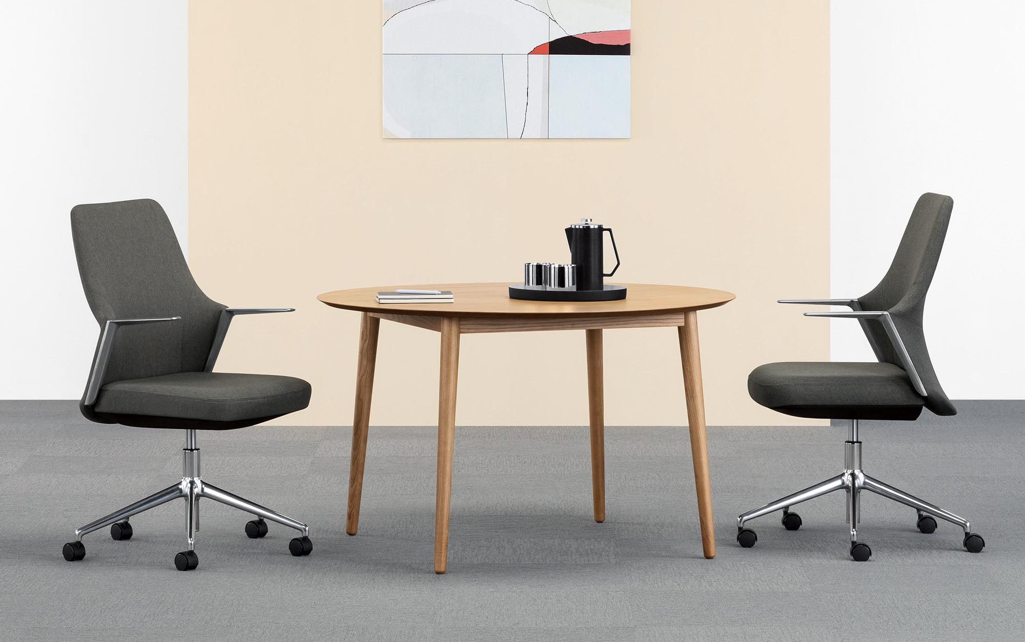 Hado Round Meeting Table with Faction Chairs